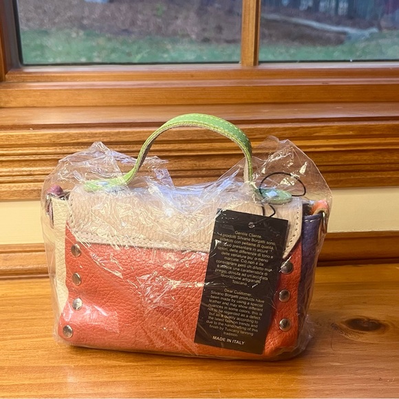 Colorblock Crossbody in 💯% Italian Leather - Picture 8 of 16